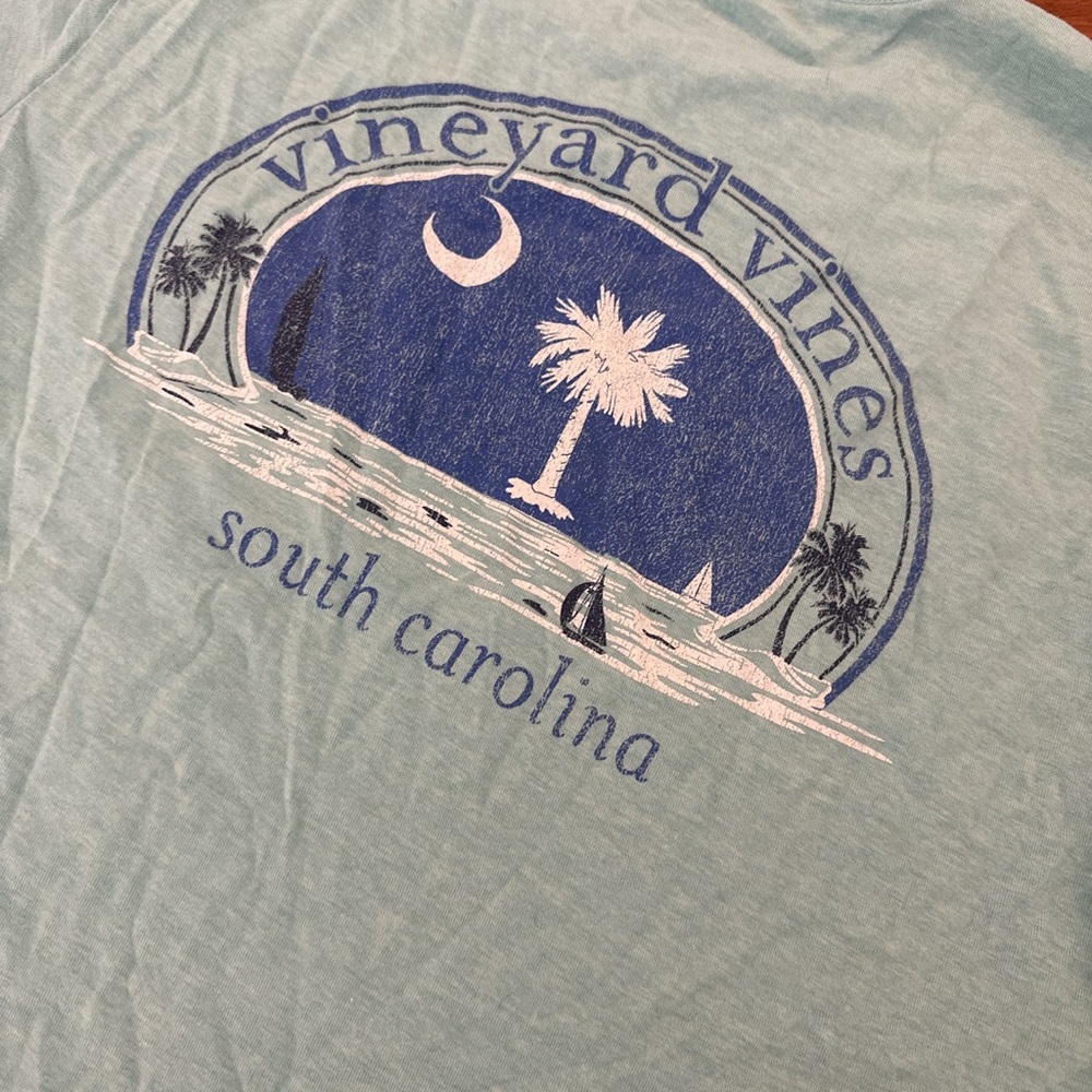 Vineyard Vines South Carolina T shirt. Men’s size Small